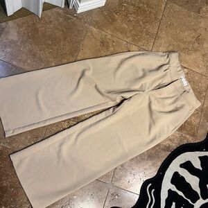 Women’s tan Abercrombie tan pants